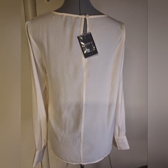 NWT Forever 21 Cream Wrap Blouse Size Large - Picture 4 of 5